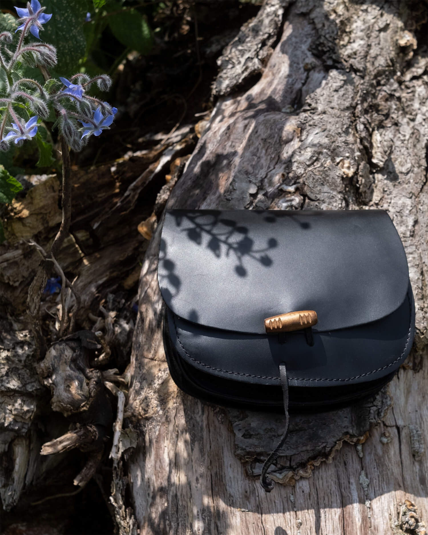 Double medieval leather bag model Hrothgar, black color