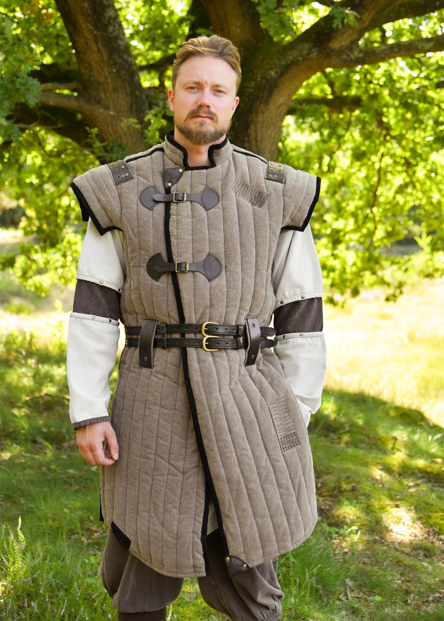 ?psc proxy image=1&product id=30632&image id=102203 - Exploring the Fascinating World of Medieval Costumes: History, Style and Legacy