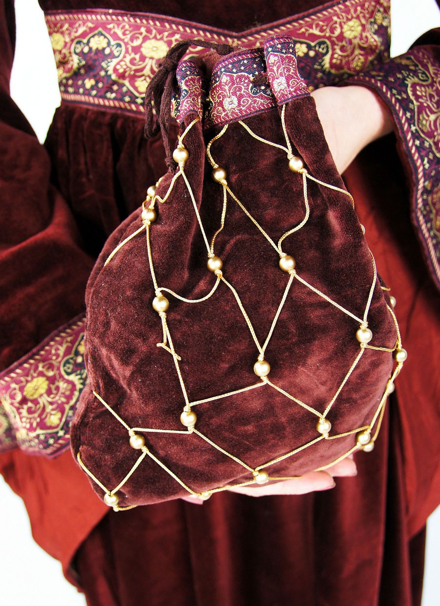 ?psc proxy image=1&product id=5910&image id=15726 - Medieval Bags: More Than an Accessory, a Journey Through History