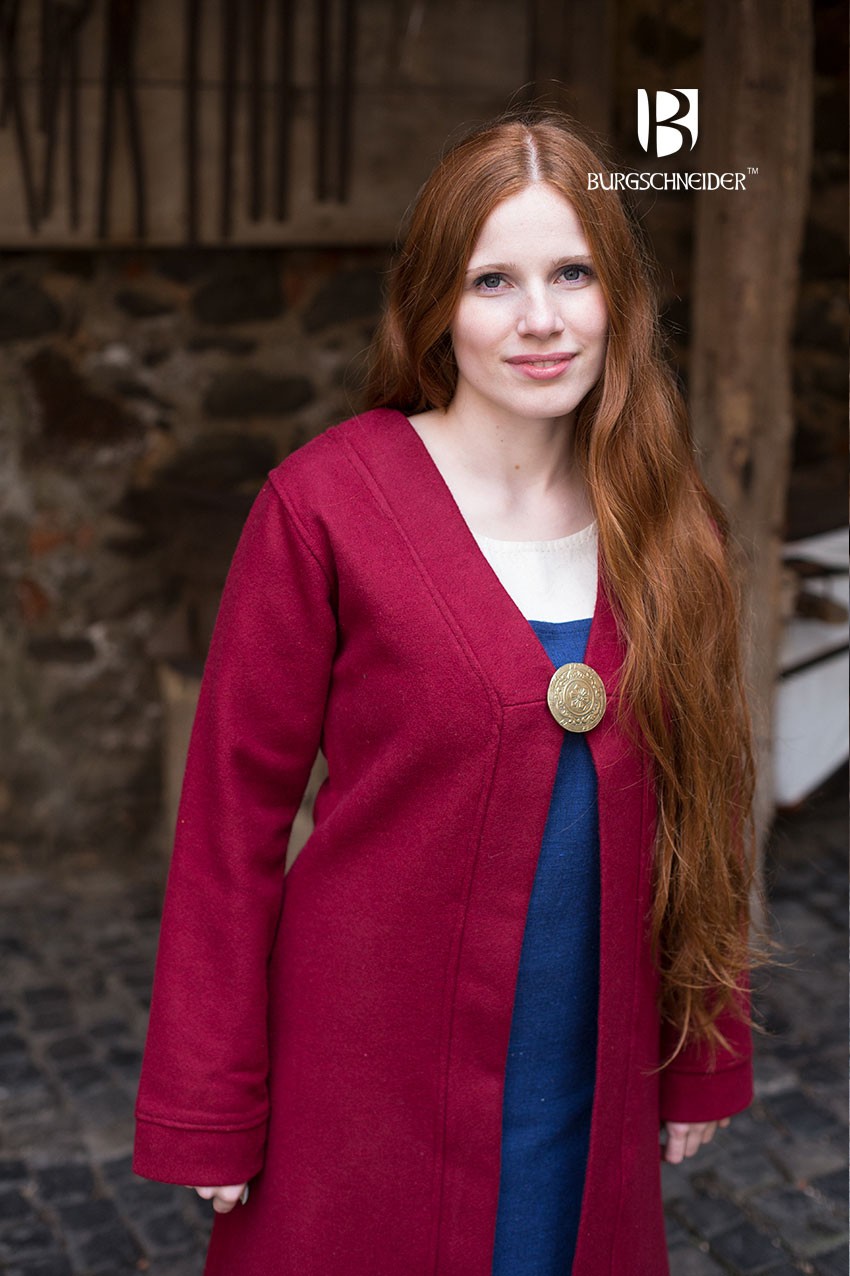 Red Medieval Aslaug Brial in Wool
