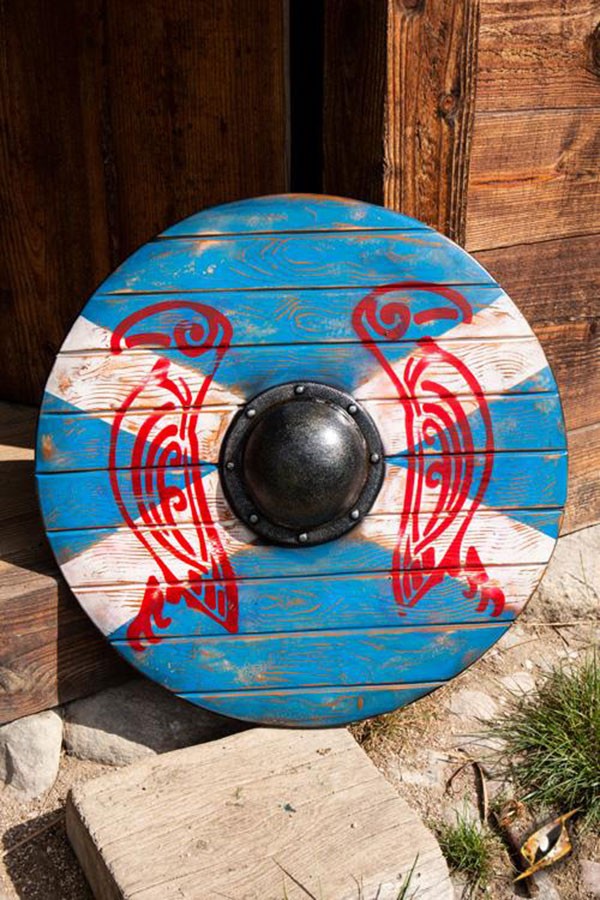 Viking shield Iarla Huginn and Muninn