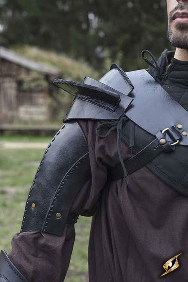 Leather shoulder protector