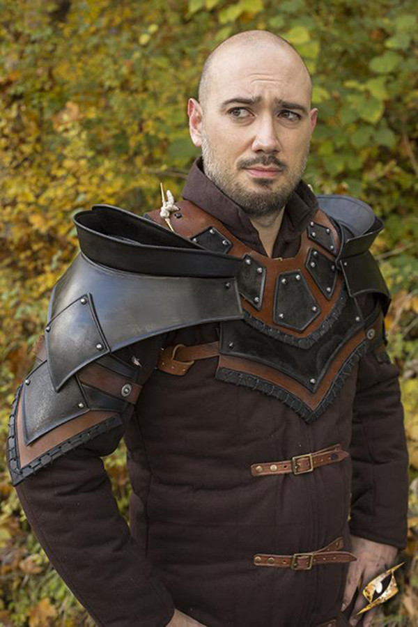 Rogue Shoulder Pads and Gorget Set, Epic Armory