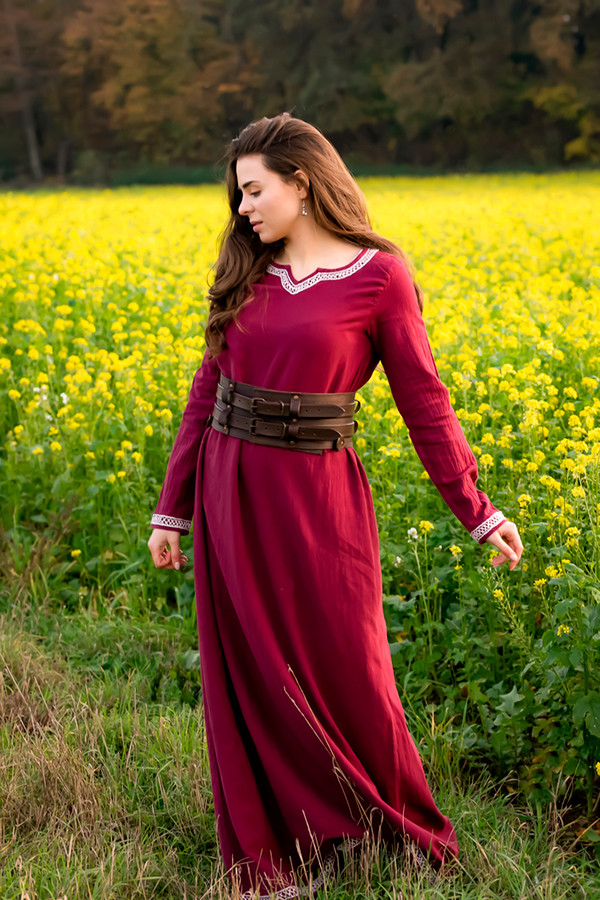Long Viking dress model Brigida, red color
