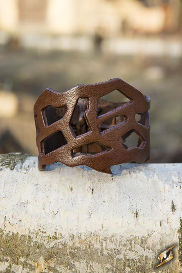 Elf Rogue bracelet in brown leather, 31 cm.