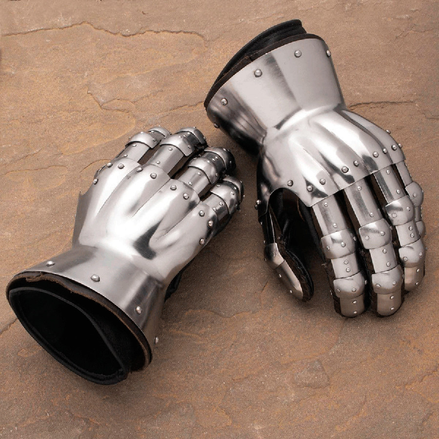 Articulated Gauntlets - Hourglass, 14th century