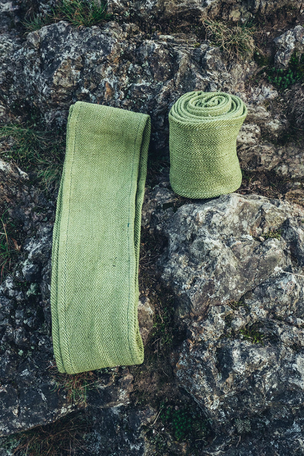 Jannik twisted winingas with Spina pattern, green color