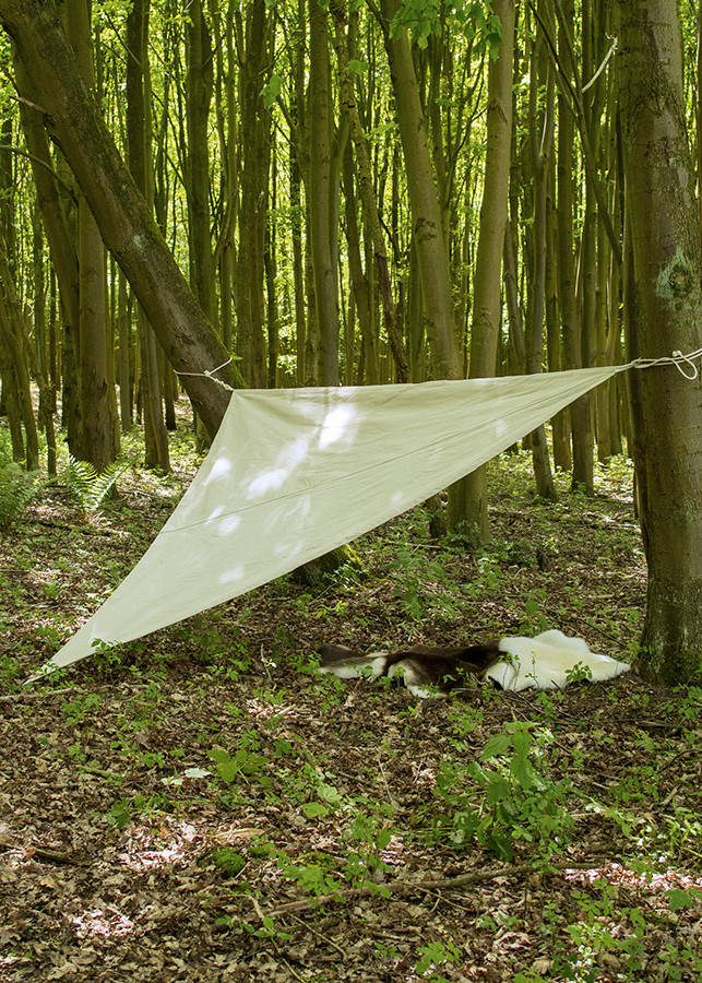 Triangular awning with rope for medieval camping, 3m.