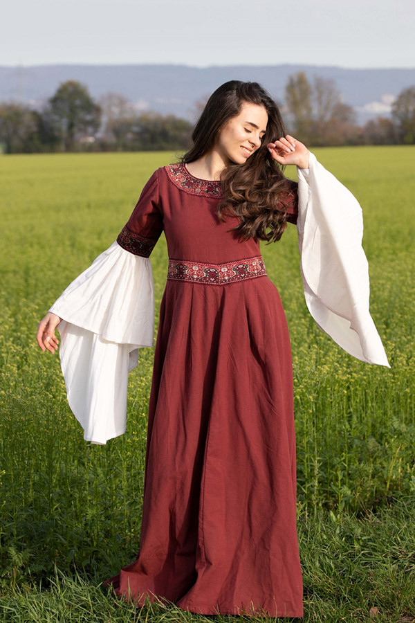 ?psc proxy image=1&product id=14306&image id=39856 - Medieval Women's Dresses: A Journey to Elegance and Status in the Middle Ages