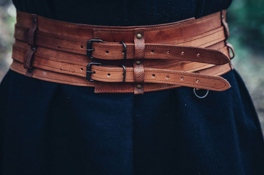 Strong Viking-type belt model Sif, cognac brown