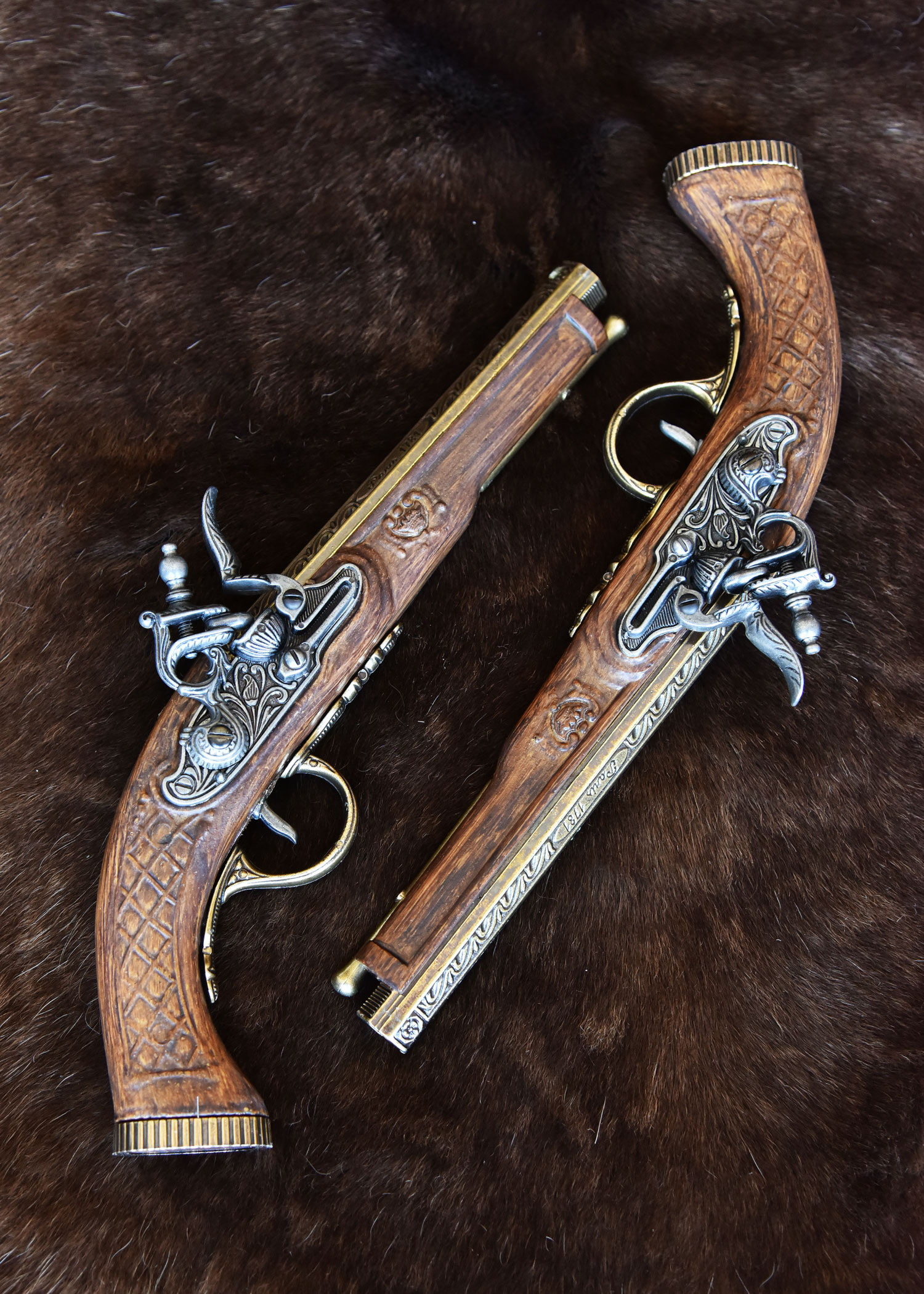 ?psc proxy image=1&product id=15188&image id=42531 - Duel Pistols: honor, technique, and cases that tell stories