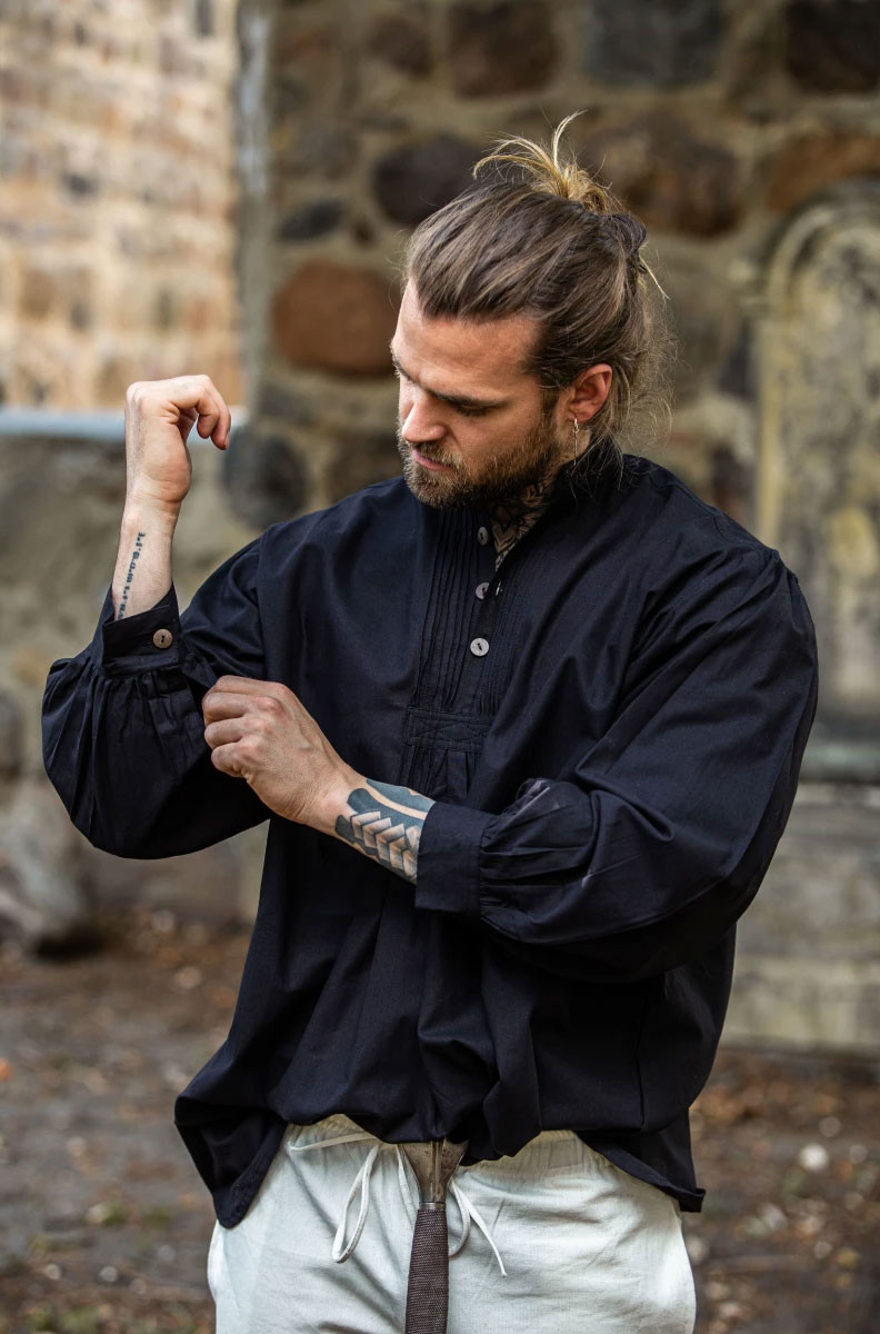 Oswald wide medieval shirt, black color
