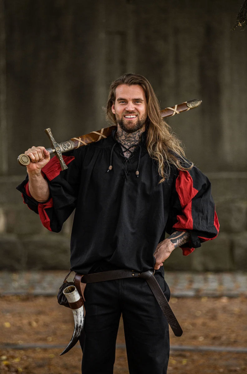 Medieval shirt Lansquenet model Albert, black-red