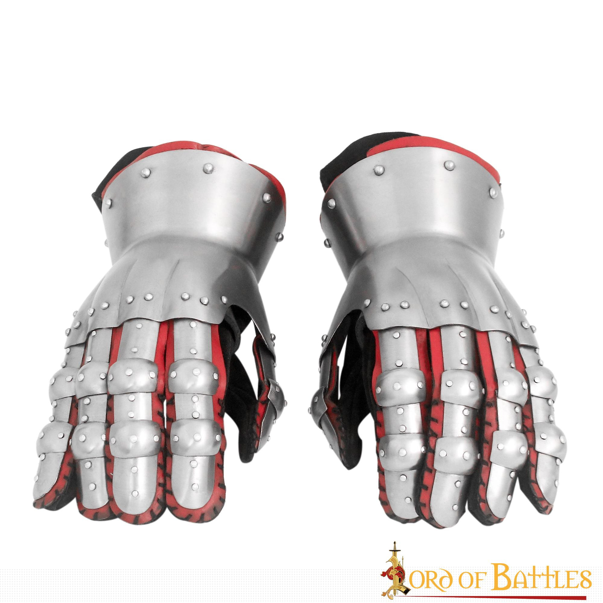 Medieval gauntlets Hourglass, S. XIV