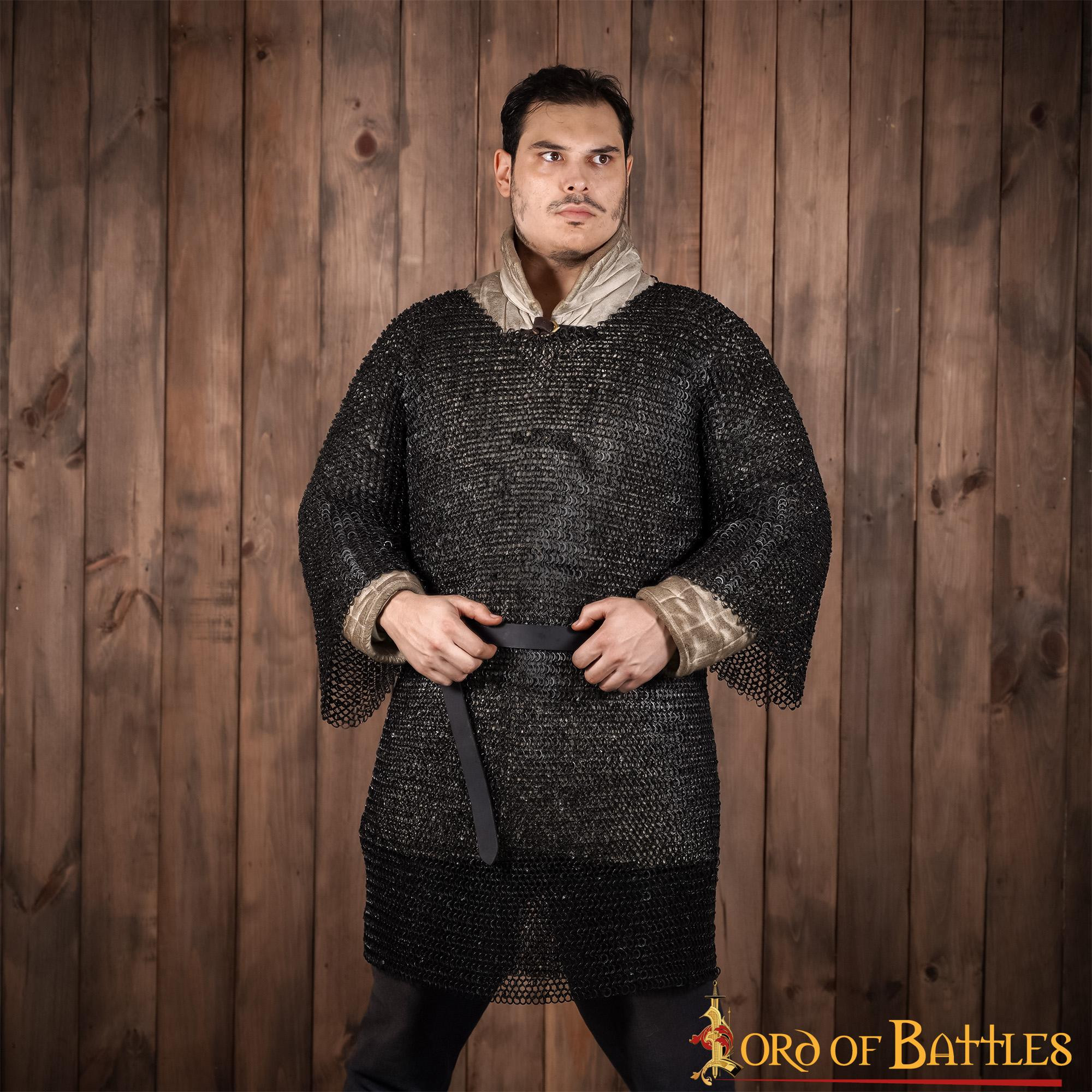 Haubergeon chain mail with riveted round rings