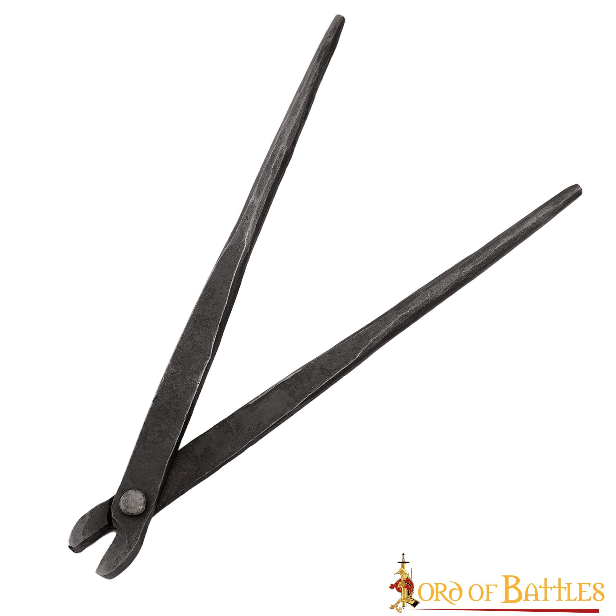 Riveter for chain mail with 9 mm rings.