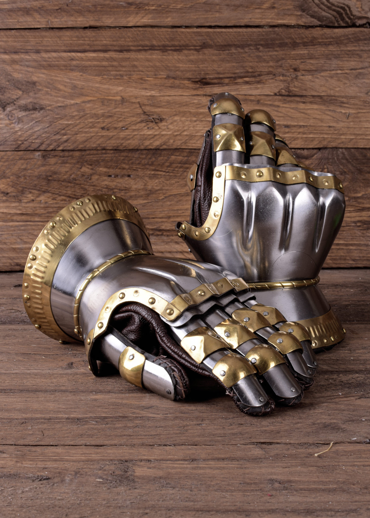 Articulated Brass-Clad Hourglass Gauntlets