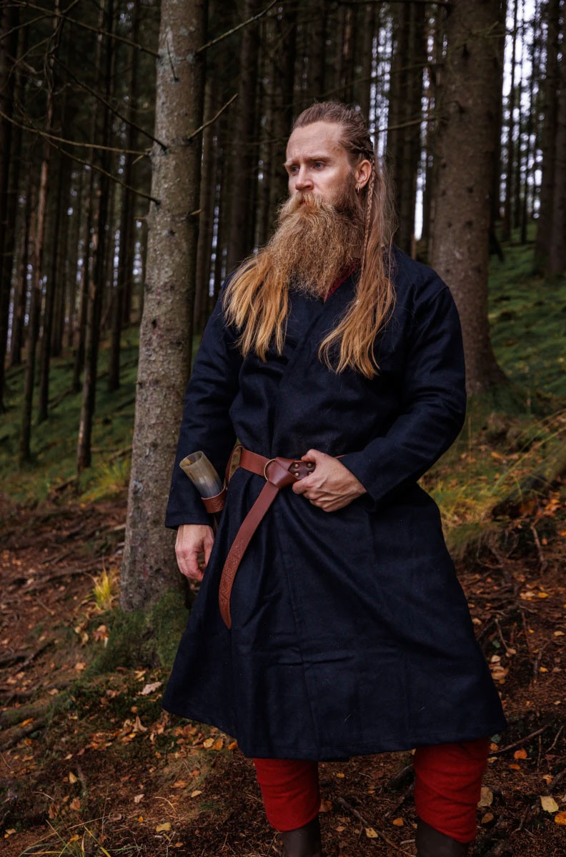 Open Viking tunic in wool Balder model, black