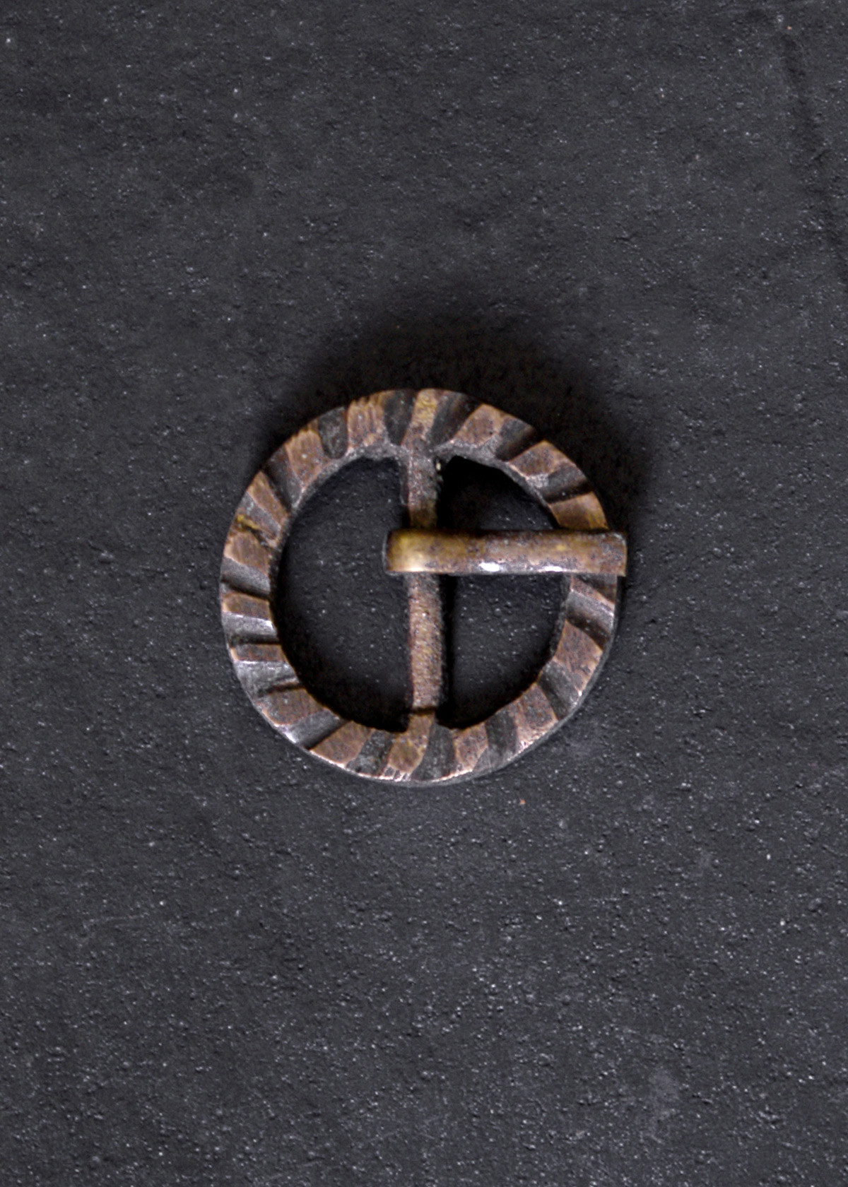 Medieval period belt buckle, in brass