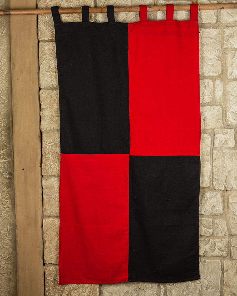 Heavy cotton quartered banner 160 x 75 cm. (black red)