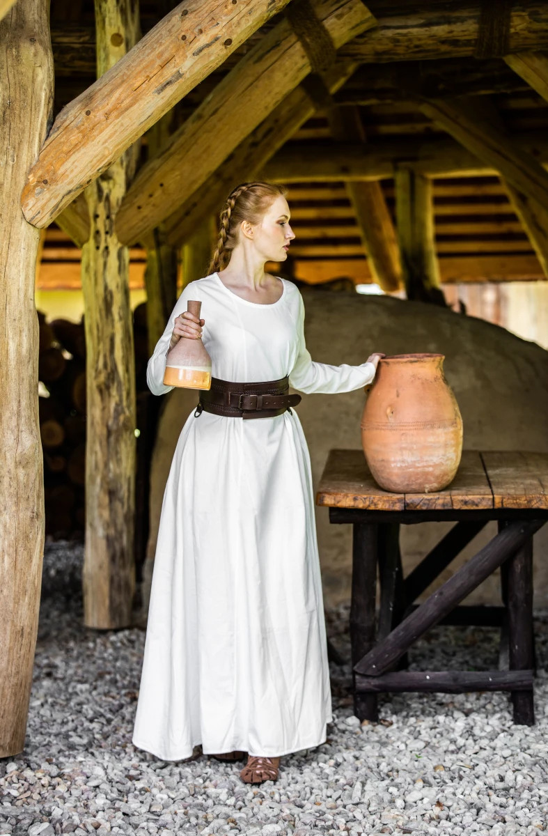 Long natural white tunic for a Medieval lady Scarlet model