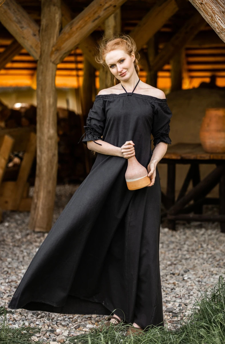 Medieval dress model Melisande, black