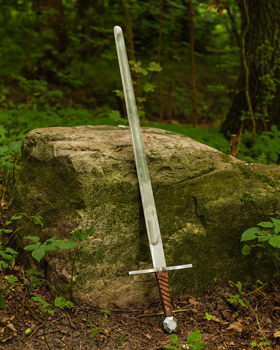 ?psc proxy image=1&product id=24362&image id=73855 - Gothic Greatsword: History, Characteristics, Comparison, and Buying Guide for Collectors