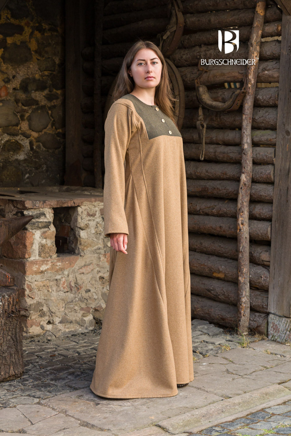 Medieval dress model Rus Jadwiga, Camel