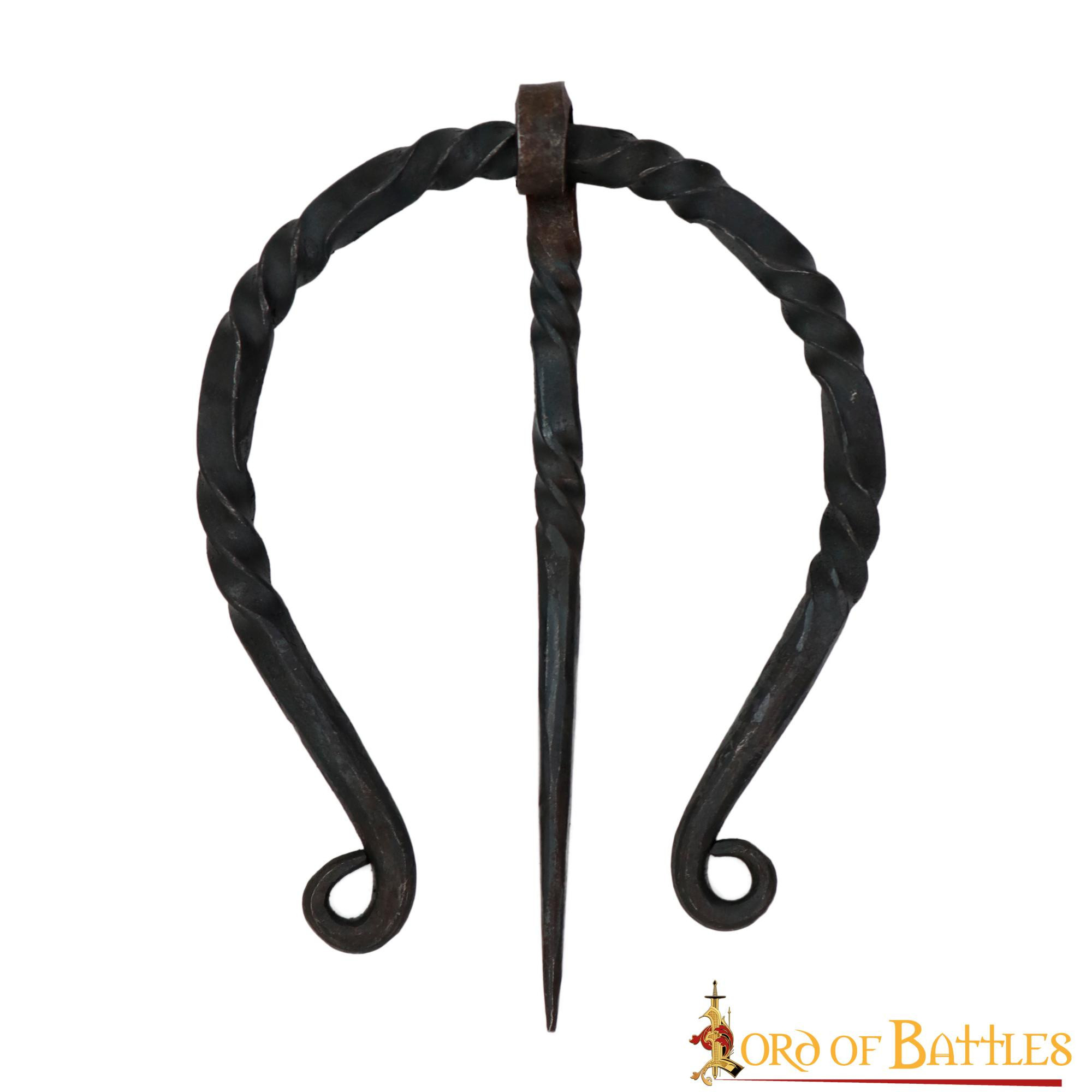 Fibula-clasp for cloak in hand-forged iron