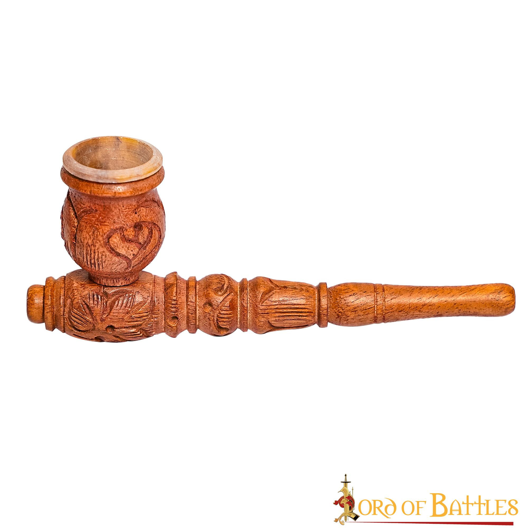 Strider smoking pipe in wood