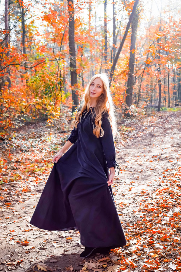 Medieval dress woman long black