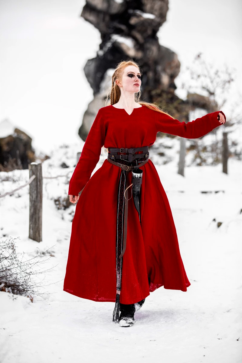 ?psc proxy image=1&product id=25753&image id=81352 - Medieval Women's Dresses: A Journey to Elegance and Status in the Middle Ages