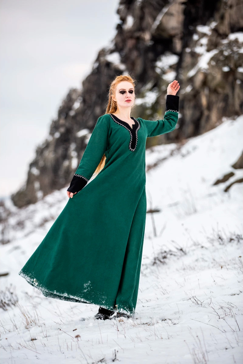 Freya long Viking dress, green