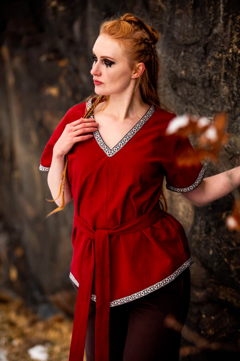 ?psc proxy image=1&product id=25767&image id=81410 - Exploring the Fascinating World of Medieval Costumes: History, Style and Legacy