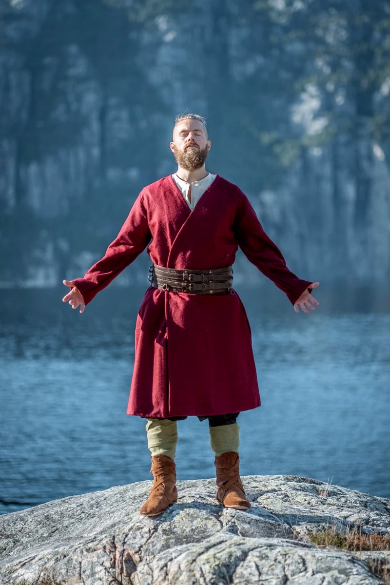?psc proxy image=1&product id=13008&image id=81493 - Medieval Men's Clothing: An Epic and Practical Guide to Garments, Materials, and How to Choose Your Attire