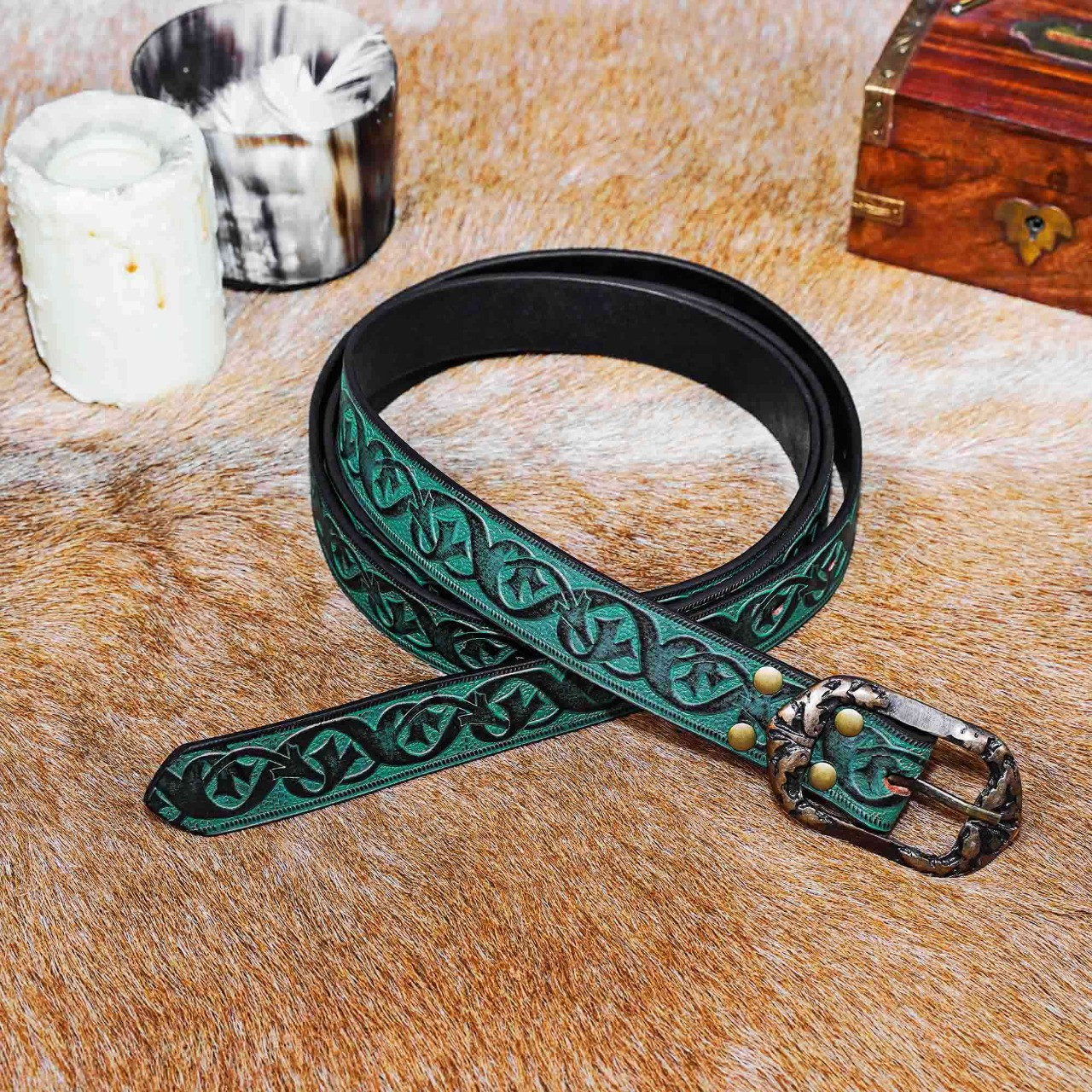 Medieval belt with floral design - green