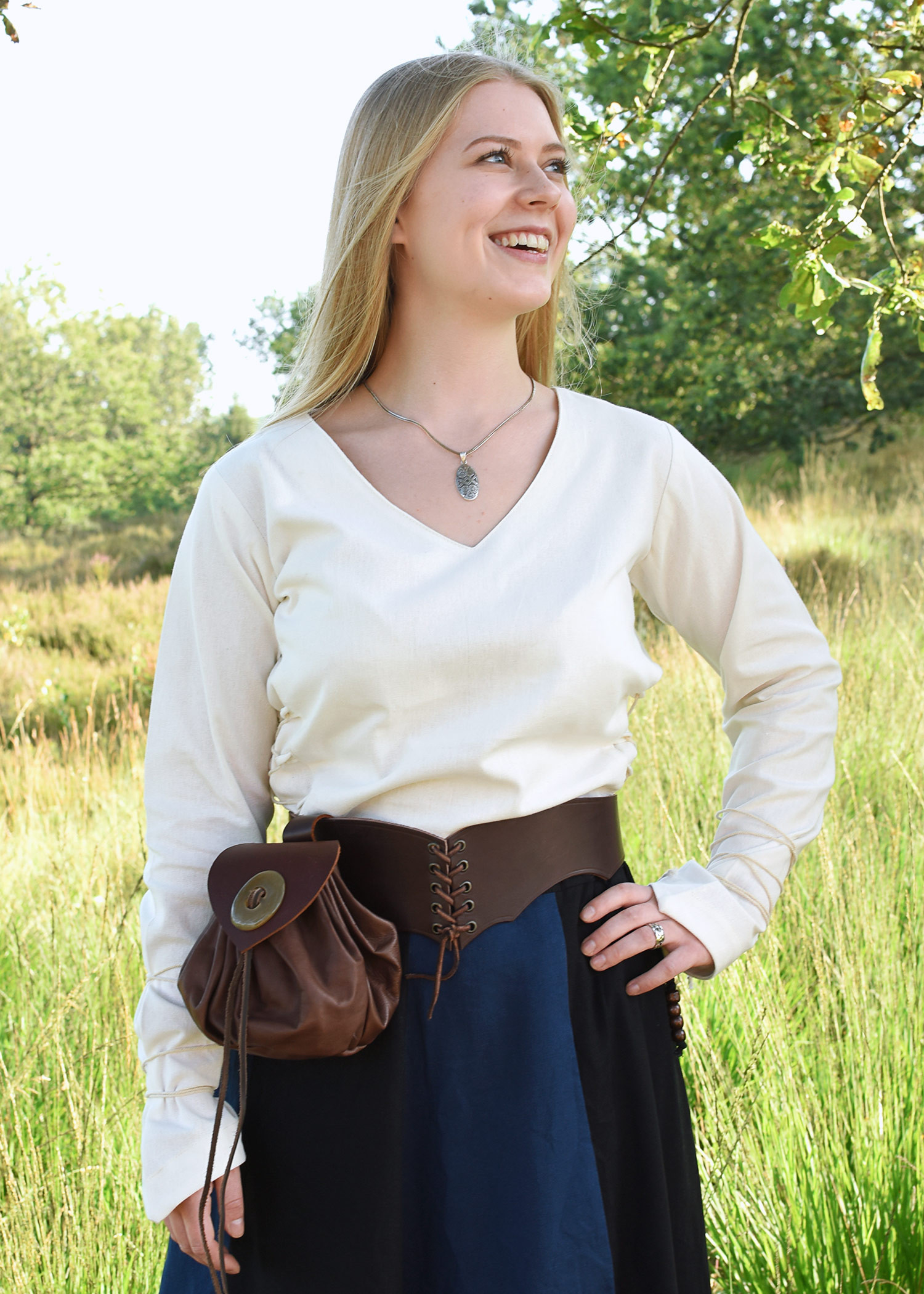 ?psc proxy image=1&product id=26574&image id=85051 - Medieval Garments for Women: A Complete Guide to Styles, Fabrics, and Social Significance