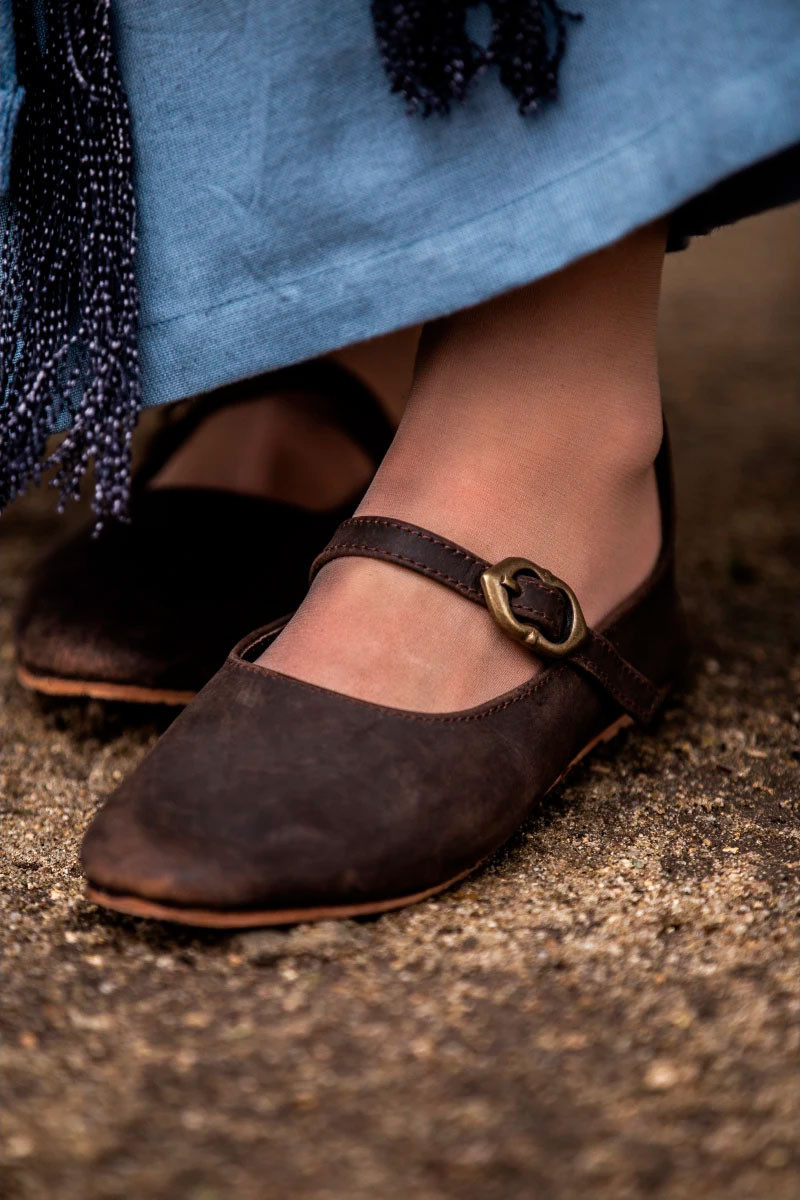 ?psc proxy image=1&product id=27136&image id=87342 - Medieval Footwear: A Journey Through Time Across Styles, Materials and Social Meaning
