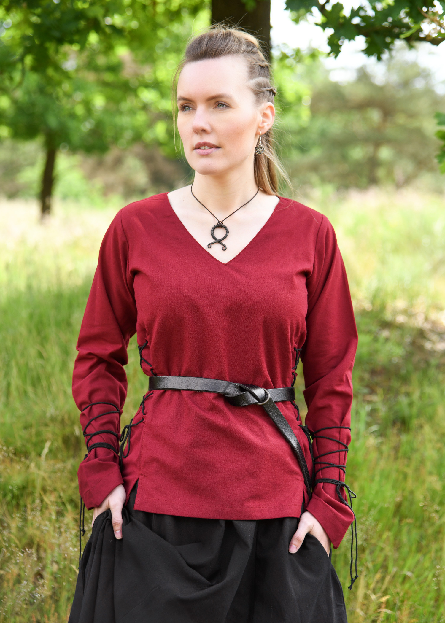 Medieval blouse model Aila in cotton, red color