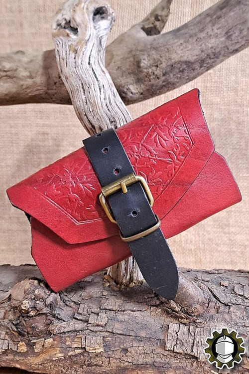 Medieval red leather bag for 3 potions, Tarryon