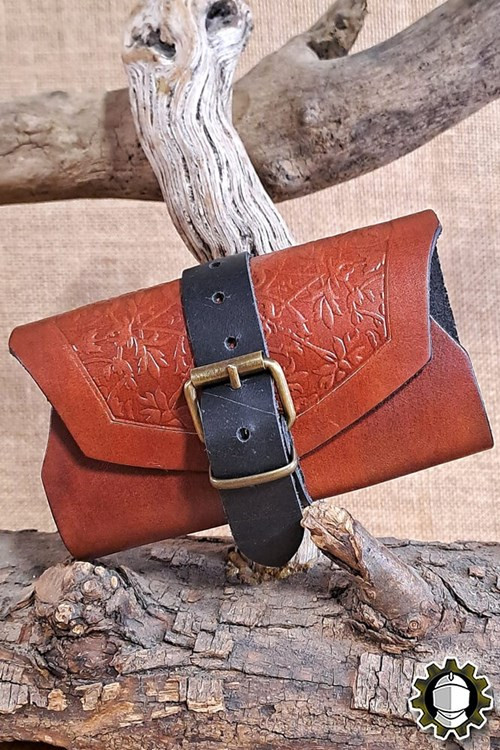 Medieval brown leather bag for 3 potions, Tarryon