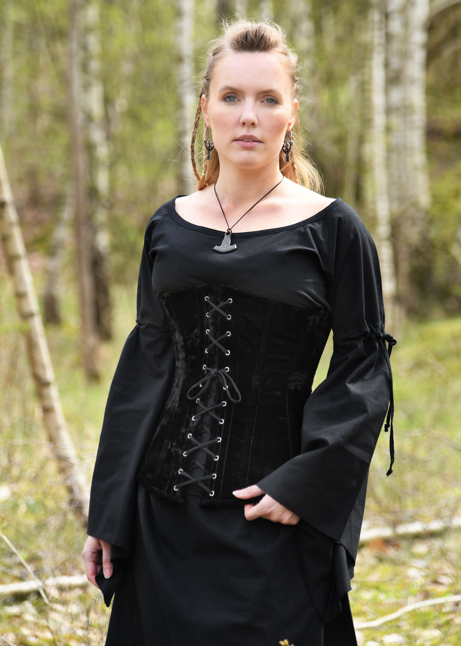 ?psc proxy image=1&product id=18632&image id=98170 - Bodices and corsets: from intimate armor to style symbol