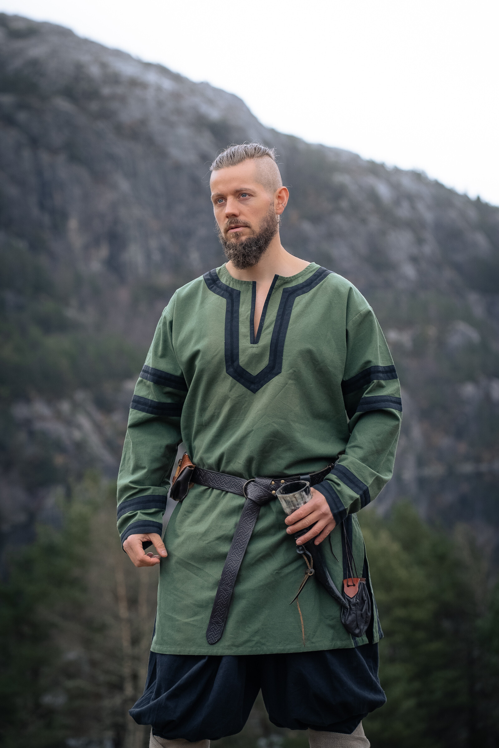 Long Viking tunic model Bragi, green color