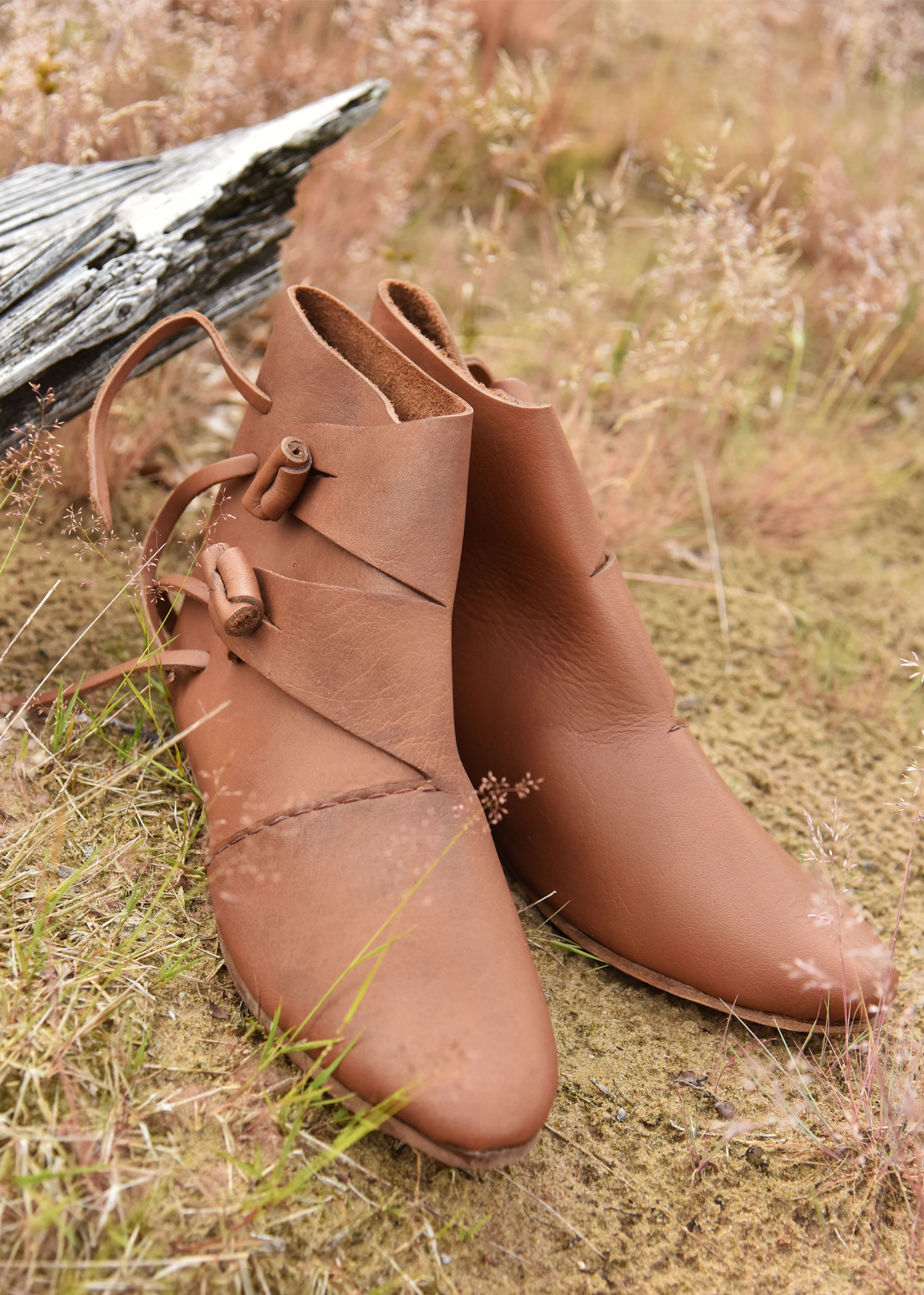 ?psc proxy image=1&product id=30068&image id=99398 - Medieval Footwear: A Journey Through Time Across Styles, Materials and Social Meaning
