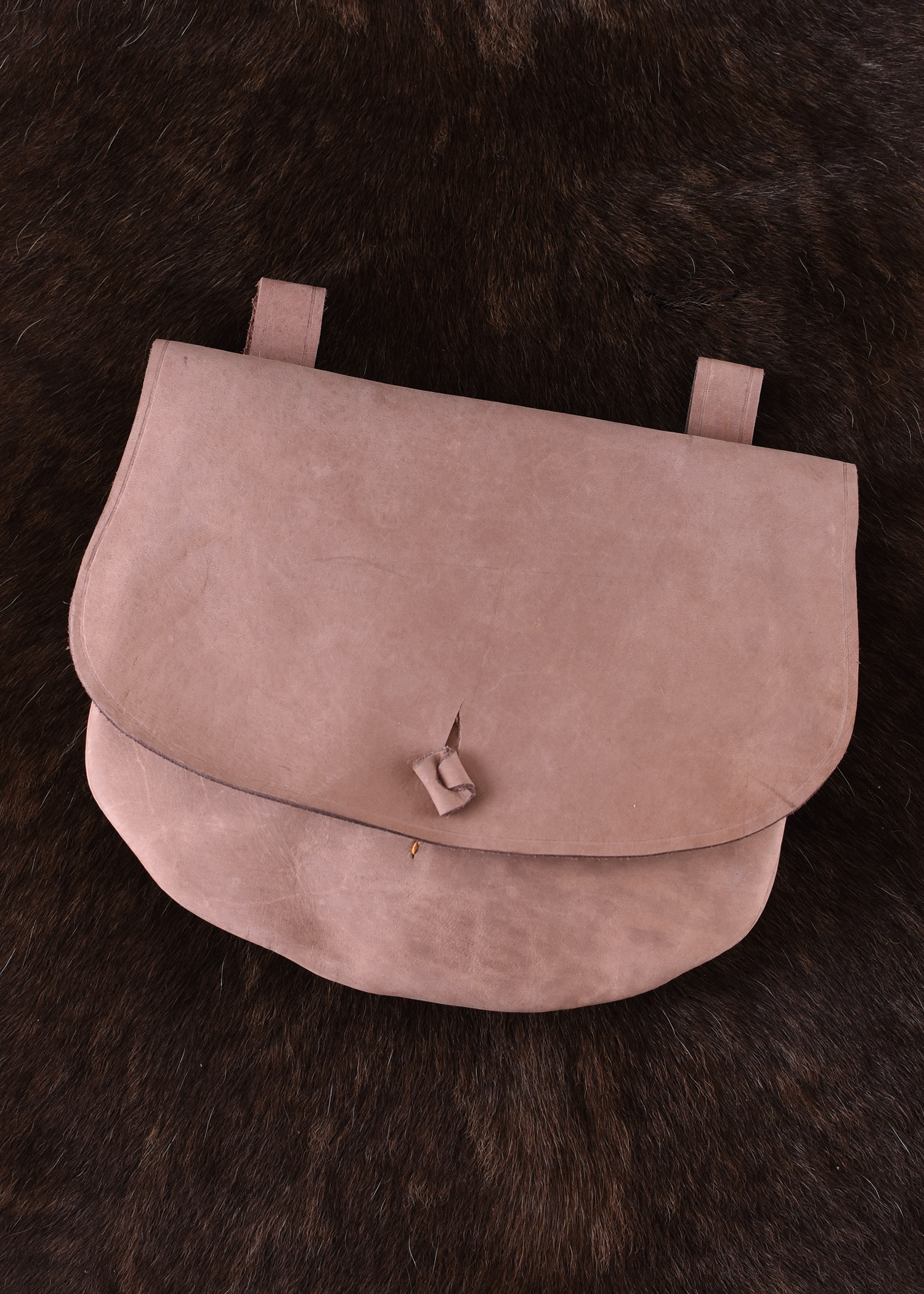 Leather bag with belt loops, curved shape