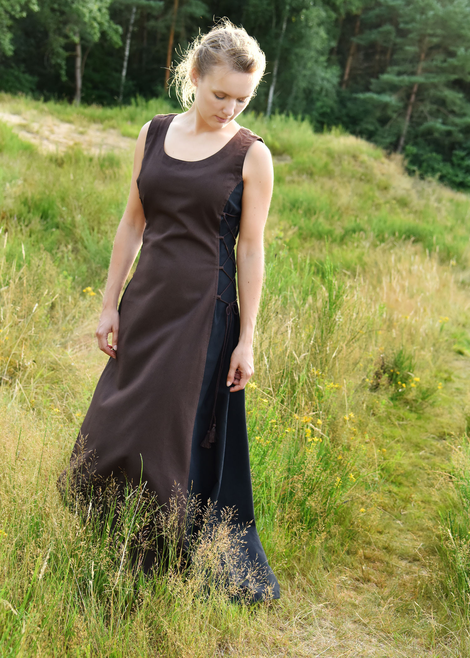 Jarle sleeveless medieval dress in brown and black 1737822229 - Top 10 Best-Selling Medieval Dresses for Women in 2024: Discover Them!