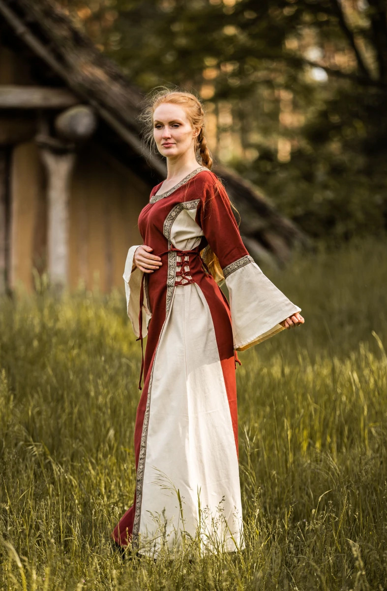 Medieval dress woman party model Sophie 1737822239 - Top 10 Best-Selling Medieval Dresses for Women in 2024: Discover Them!