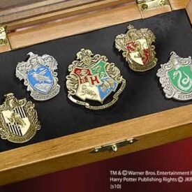 Pins schools Hogwarts Harry Potter 1738085201 275x275 - Medieval Forge: Appliques, Lamps, Torches...