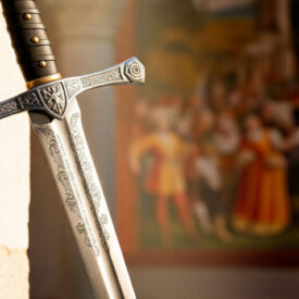 gothic greatsword history characteristics comparison and buying guide for collectors 275x275 - Artillery Machete Model 1834: Design and Functionality