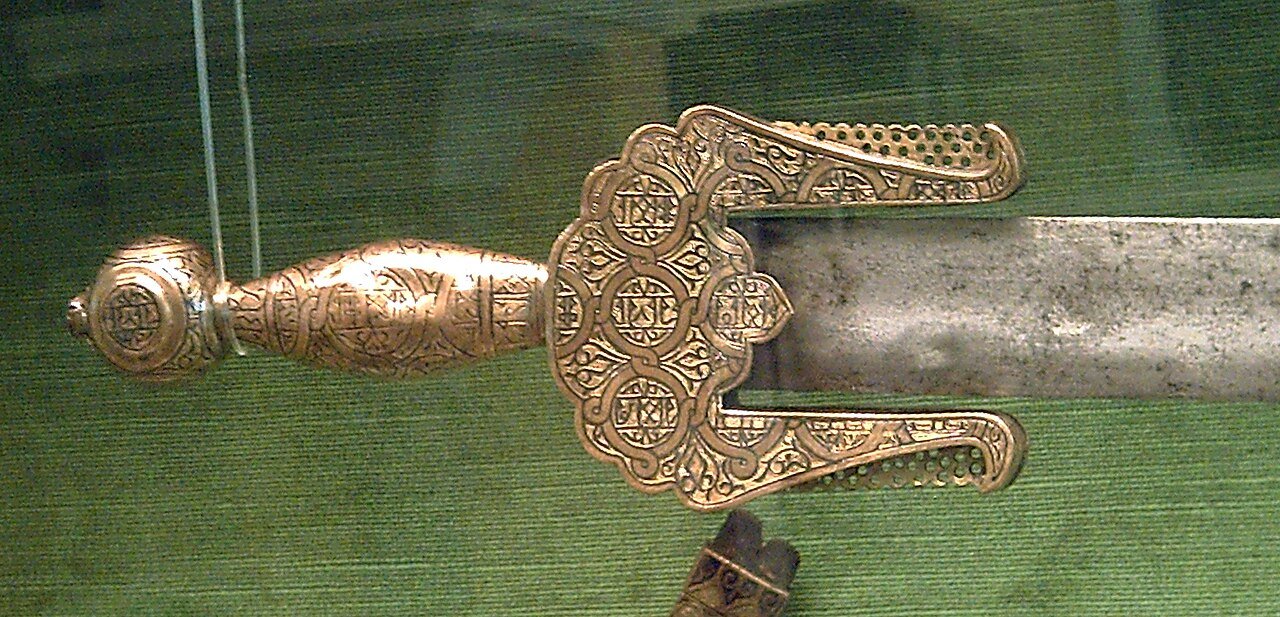 hilt of a jineta sword 1777138734358 - The Gineta Sword: Origin and Historical Evolution in Al-Andalus